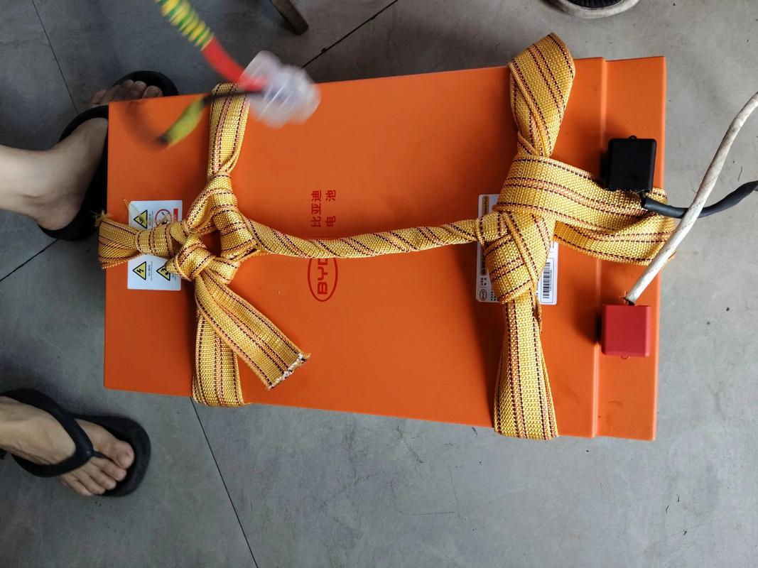 比亚迪专用大锂电搞一个